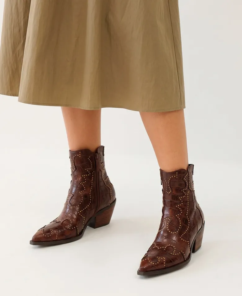 Botines camperos con tachuelas Noa Harmon Miranda 9098