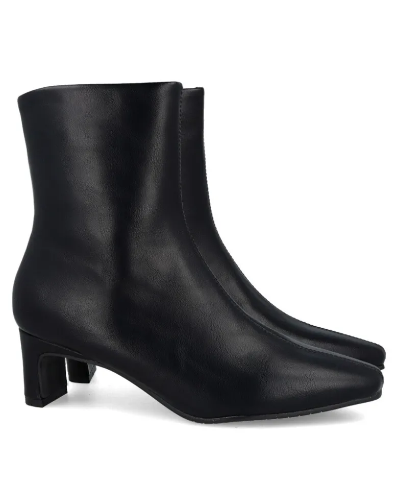 Botines negros con puntera cuadrada BB UP 2714