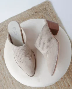 Zuecos para mujer de piel taupe Kissia 420